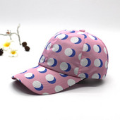 Rózsaszín színű női sapka napellenzővel és rátéttel