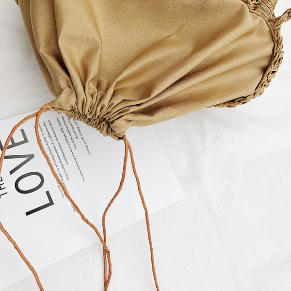 Geanta de dama moderna tricotata cu panglica de dantela