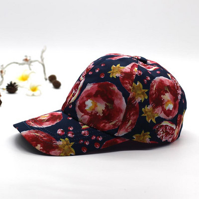 Női nyári sapka napellenzővel és rátéttel