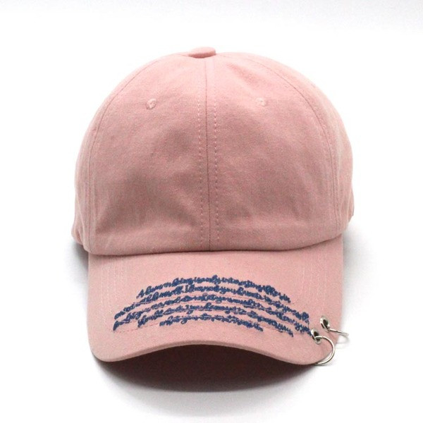 Női sapka napellenzővel és fém elemmel több színben