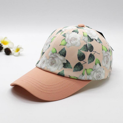 Лятна дамска шапка с флорален десен в няколко разцветки 