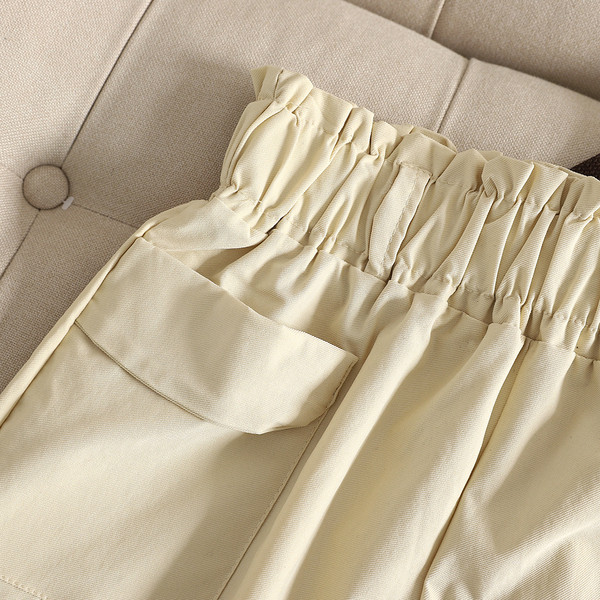 Актуални къси дамски панталони с висока талия и странични джобове в няколко цвята