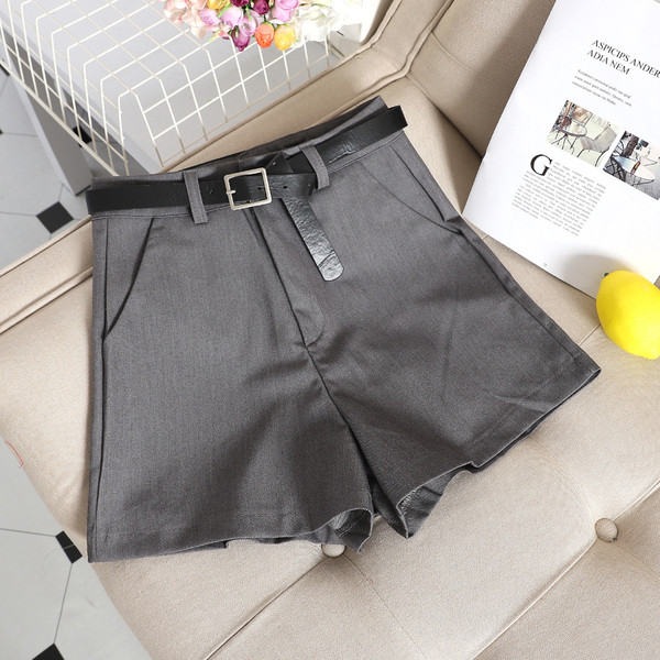 Стилни къси дамски панталони изчистен модел с висока талия в няколко цвята