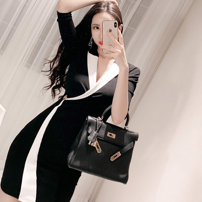 Καθημερινό γυναικείο  φόρεμα με ντεκολτέ σε σχήμα V και μανίκι 3/4 σε μαύρο χρώμα