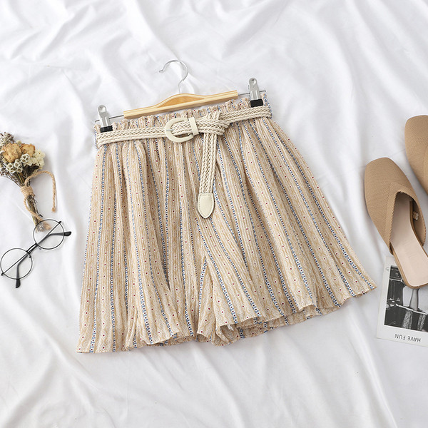 Modern női magas derekú rövidnadrág bézs és fekete színben