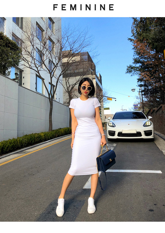 Καθημερινό γυναικείο φόρεμα μεκοντό μανίκι σε γκρι, λευκό και μαύρο χρώμα