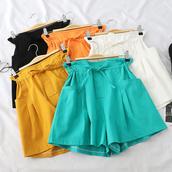 Γυναικεία σορτς  με τσέπη και  κορδόνια