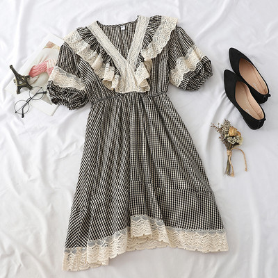 Γυναικέιοφόρεμα μόδαςμε δαντέλα σε τρία χρώματα