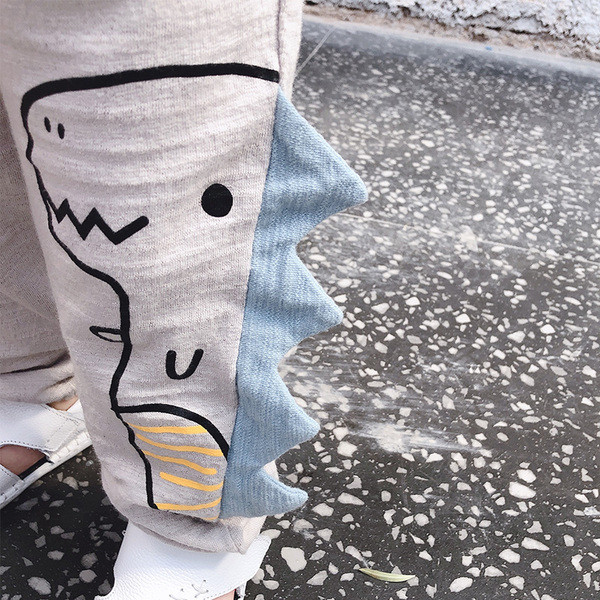 Gyermek nadrág fiúknak négy színben rátéttel