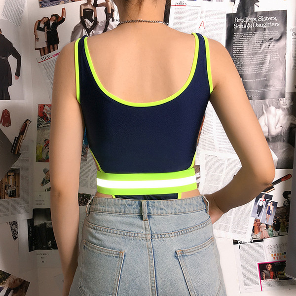 Új modell női szabású body fekete övvel