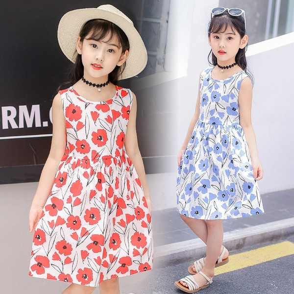 Stílusos gyerekruha három színben virágos motívumokkal