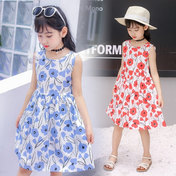 Stílusos gyerekruha három színben virágos motívumokkal