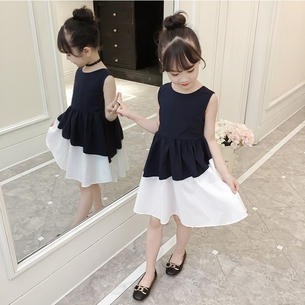 Актуална детска рокля разкроен модел с панделка 