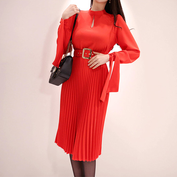 Stílusos női ruha hosszú ujjú piros színben