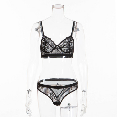 Stílusos fehérnemű két részből, fekete-fehér színben