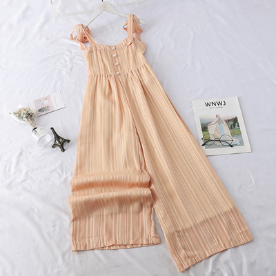 Μοντέρνες γυναικείες φόρμες με ιμάντες και κουμπιά σε τρία χρώματα