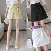 Modern női szoknya magas derékkal, fehér, fekete és sárga színekben