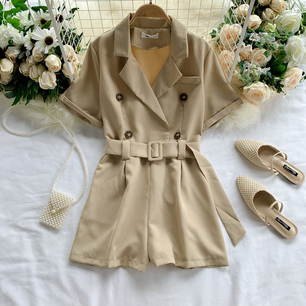 Salopeta de dama moderna cu decolteu adanc si curea in trei culori