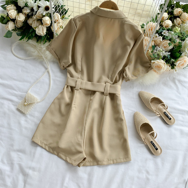 Salopeta de dama moderna cu decolteu adanc si curea in trei culori