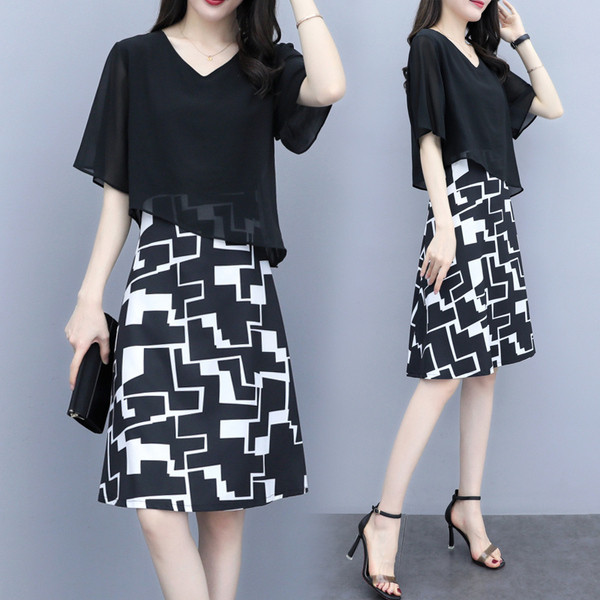 Rochie modernă de damă cu decolteu în V de culoare neagră