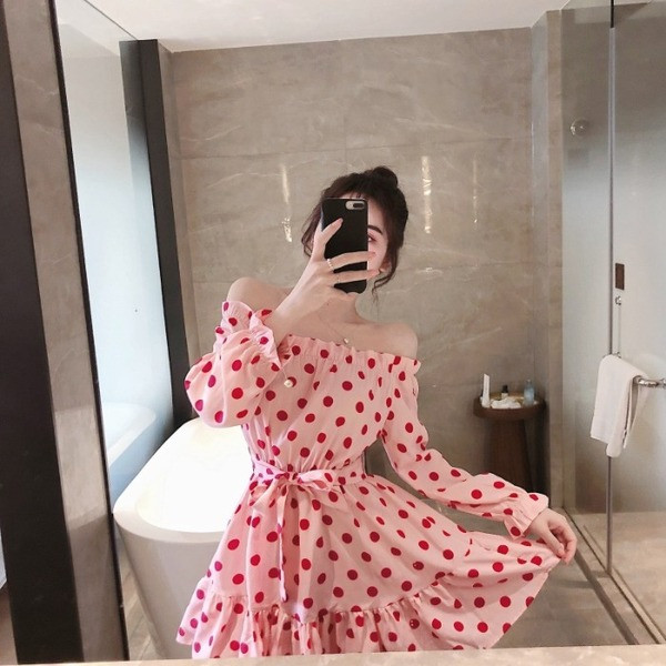 Модерна дамска рокля на точки в розов цвят 