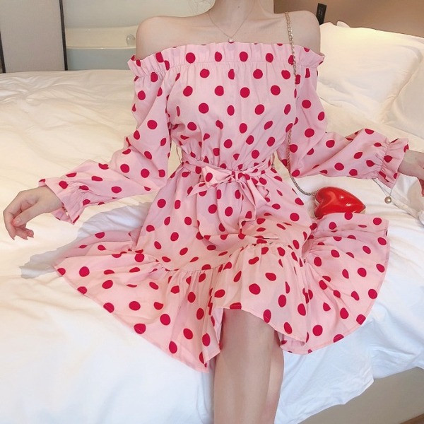 Модерна дамска рокля на точки в розов цвят 