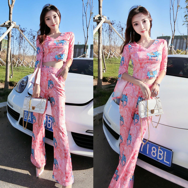 Set modern de dama din doua piese cu aplicatie roz