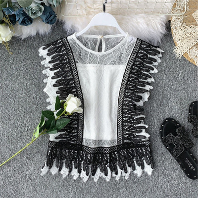 Modern női felső csipkével, fehér és fekete színben