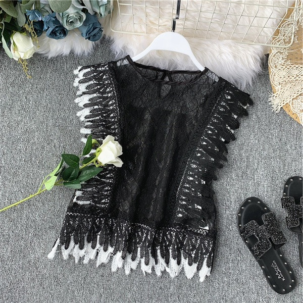 Modern női felső csipkével, fehér és fekete színben