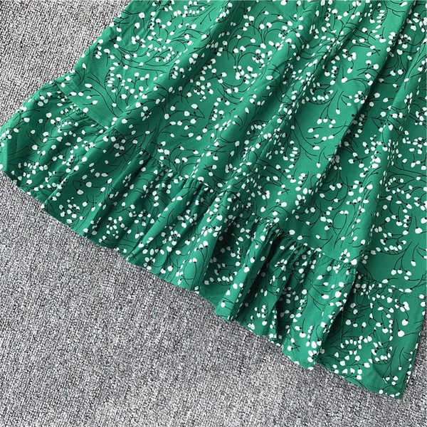 Μοντέρνο γυναικέιο φόρεμα  με γυμνούς ώμους και πράσινους δεσμούς