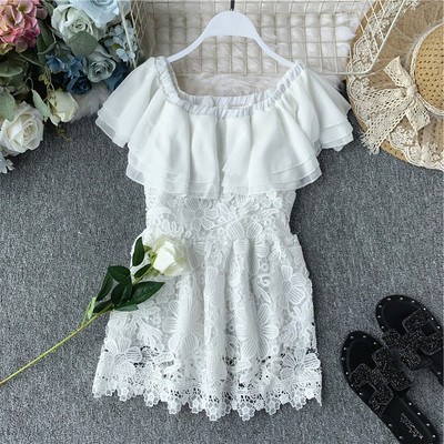 Modern női felső, fehér és rózsaszín csipkével