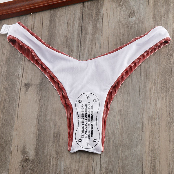 Kétrészes fürdőruha rózsaszín bársonnyal