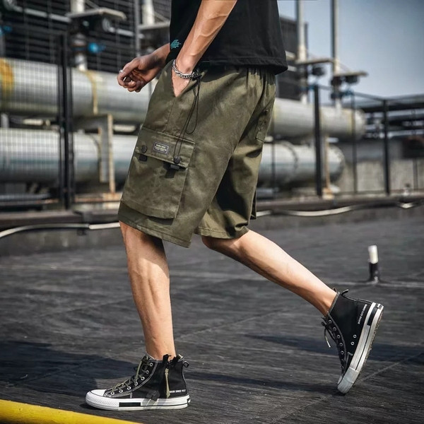 Alkalmi férfi rövidnadrág oldalzsebekkel, fekete és zöld színben