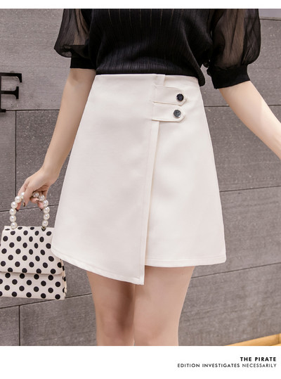 Σύγχρονο γυναικείο φόρεμα με ψηλή μέση σε λευκό και μαύρο χρώμα