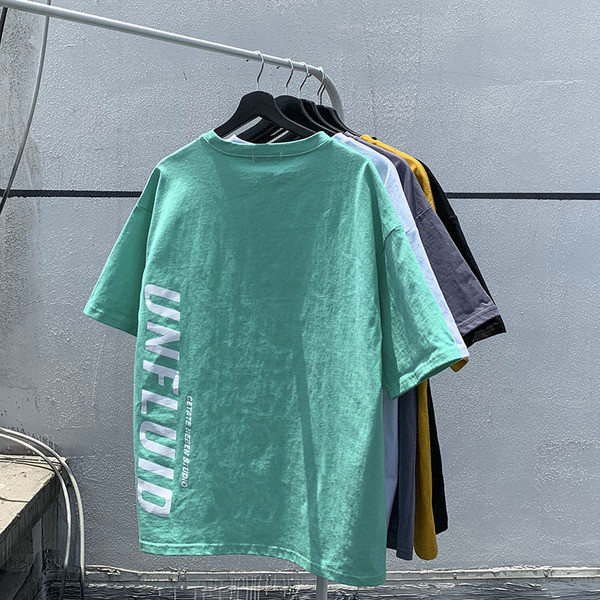 Férfi póló széles modell több színben felirattal