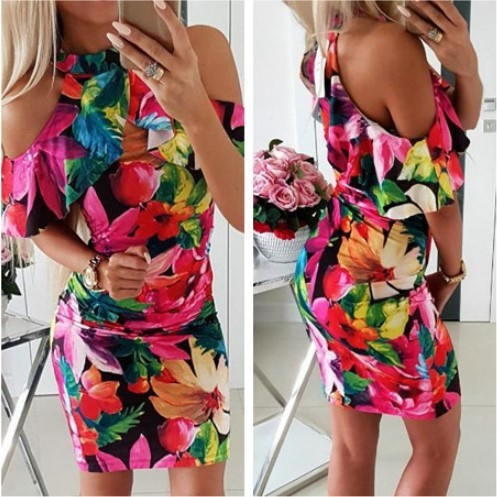 Stílusos női ruha csupasz váll és virágmotívumokkal