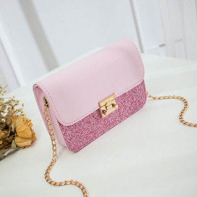 Стилна дамска чанта с метален елемент в три цвята 