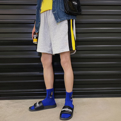 Férfi sport rövidnadrág színes szegéllyel fekete, szürke és bézs színben