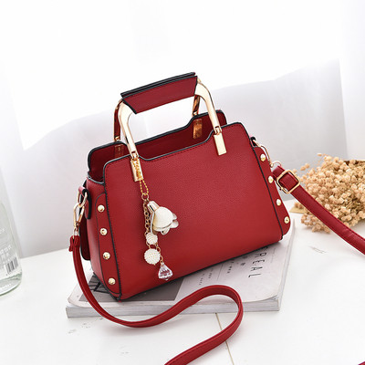 Modern női táska fém elemmel öt színben