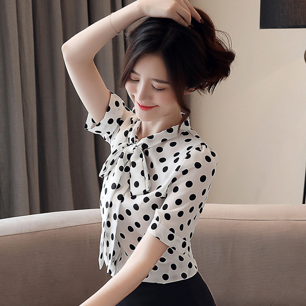 Σύγχρονη γυναικεία μπλούζα με μανίκι 3/4