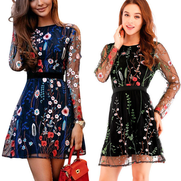 Stílusos női ruha hímzéssel és virágmotívummal, két színben