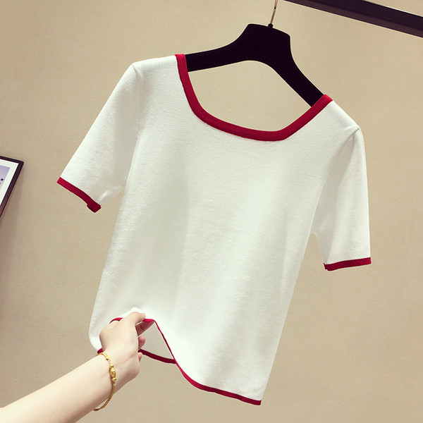 Γυναικεία μπλούζα με κοντό μανίκι σε λευκό, μαύρο και κόκκινο χρώμα