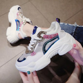 Casual γυναικεία αθληθηκά παπούτσια σε λευκό χρώμα