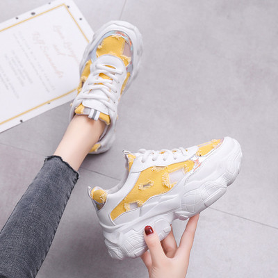 Μοντέρνα γυναικεία αθλητικά παπούτσια σε τρία χρώματα