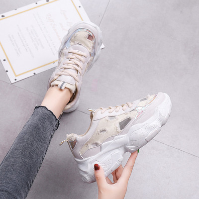 Μοντέρνα γυναικεία αθλητικά παπούτσια σε τρία χρώματα