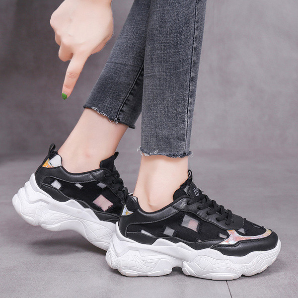 Μοντέρνα γυναικεία αθλητικά παπούτσια  σε τρία χρώματα