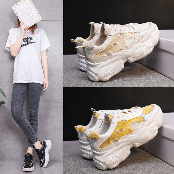 Μοντέρνα γυναικεία αθλητικά παπούτσια  σε τρία χρώματα