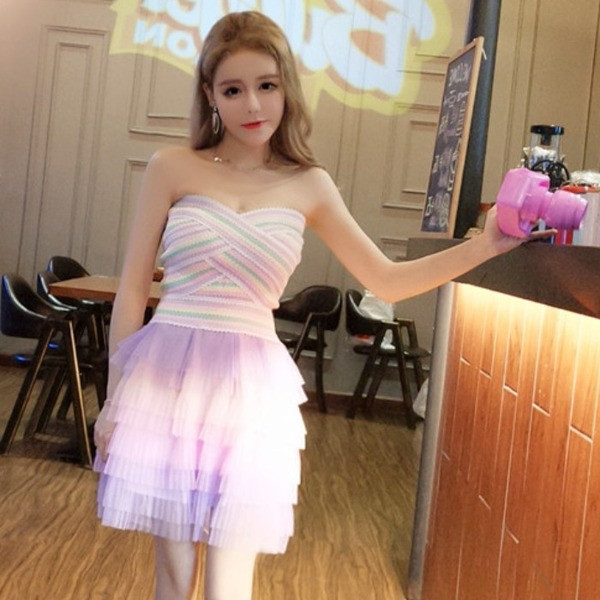 Дамска лятна рокля без презрамки с тюл 