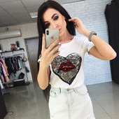 Γυναικείο μπλουζάκι με πούλιες σε λευκό και μαύρο χρώμα