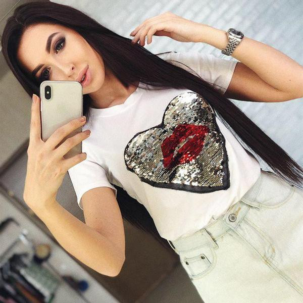 Γυναικείο μπλουζάκι με πούλιες σε λευκό και μαύρο χρώμα